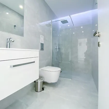 Phaedrus Living: Marina Sea View Flat 214 Gold