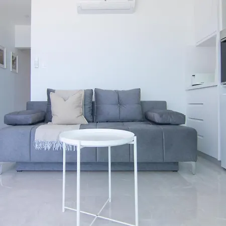 Phaedrus Living: Marina Sea View Flat 214 Gold Пафос