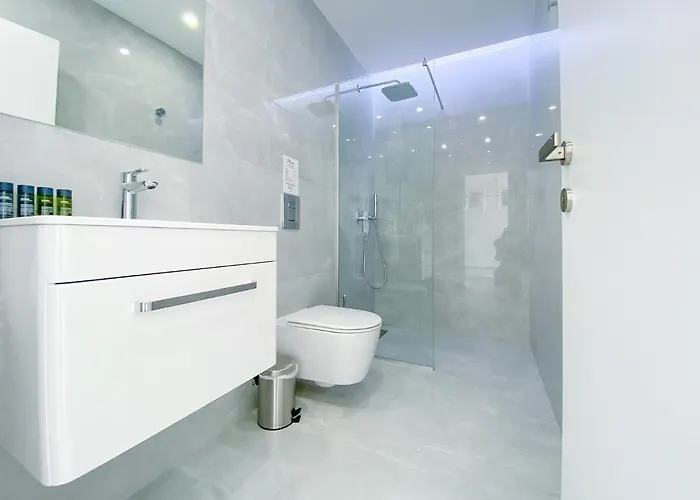 Phaedrus Living: Marina Sea View Flat 214 Gold